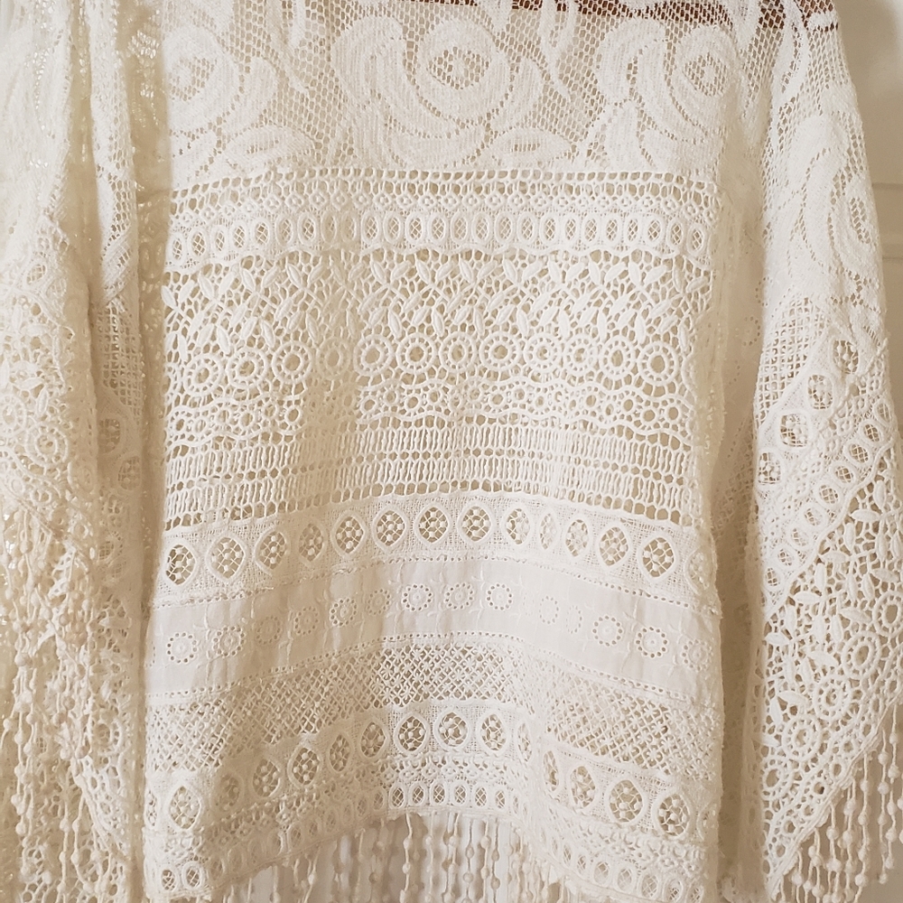 Alice + Olivia white embroidered lace top